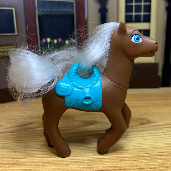 2 Dora The Explorer Horses with Saddles Brown 5 Inches Tall Mattel 2012 - Picture 2 of 10